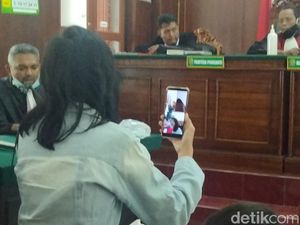 Apes, Maling di Surabaya Ini Ternyata Curi Perhiasan Imitasi Apes, Maling di Surabaya Ini Ternyata Curi Perhiasan Imitasi