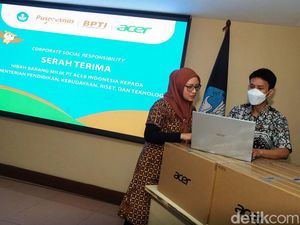 Kemendikbud Dapat Hibah Laptop untuk Pengembangan Talenta Berprestasi Kemendikbud Dapat Hibah Laptop untuk Pengembangan Talenta Berprestasi