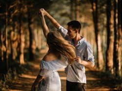 Act of Service: Contoh dan Cara Melakukannya dalam Hubungan