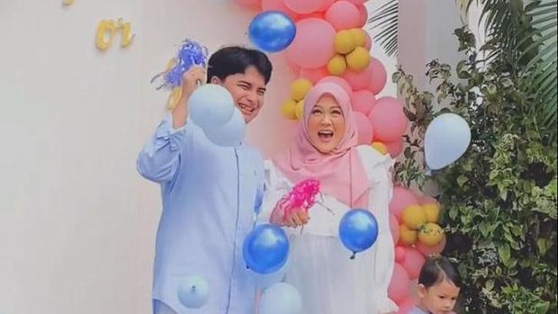 Alvin Faiz dan Henny Rahman Gelar Gender Reveal