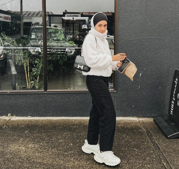 Ayudia Bing Slamet/Foto: Instagram @ayudiac Kiat Memilih Outfit Ala Ayudia Bing Slamet untuk Para Hijabers