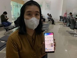 Lansia Ini Akui Mudahnya Akses Fitur-fitur di Aplikasi Mobile JKN