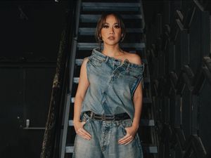 Foto: Gaya Unik Bunga Citra Lestari Pakai Celana Sampai ke Leher Foto: Gaya Unik Bunga Citra Lestari Pakai Celana Sampai ke Leher