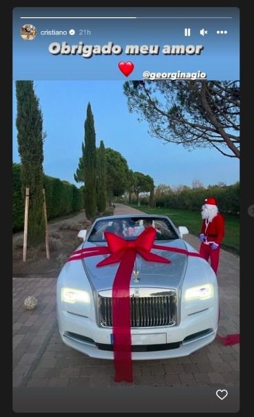 Mobil mewah kado natal Georgina Rodriguez untuk Cristiano Ronaldo.