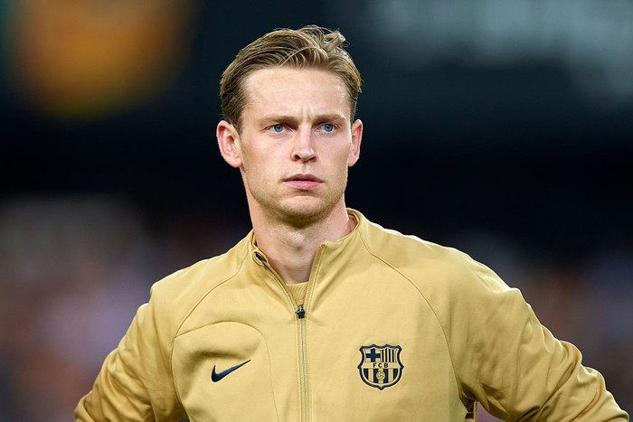 VALENCIA, SPAIN - OCTOBER 29: Frenkie De Jong of FC Barcelona looks on prior to the LaLiga Santander match between Valencia CF and FC Barcelona at Estadio Mestalla on October 29, 2022 in Valencia, Spain. (Photo by Silvestre Szpylma/Quality Sport Images/Getty Images)
