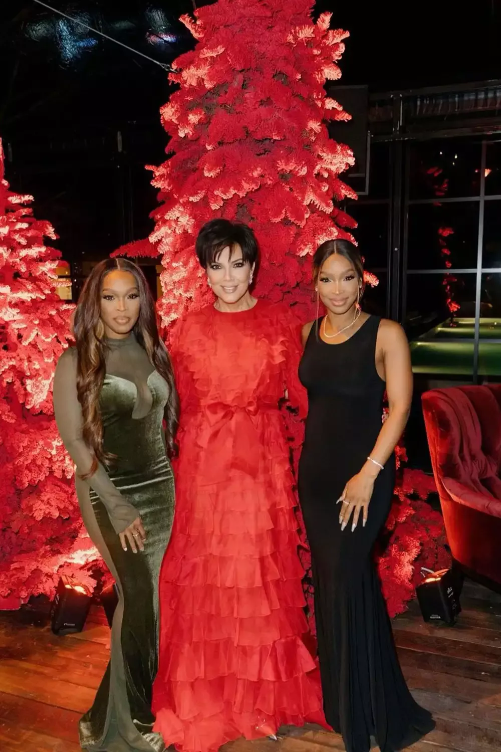 Beda Gaya Keluarga Kardashian - Jenner di Perayaan Natal, Siapa Paling