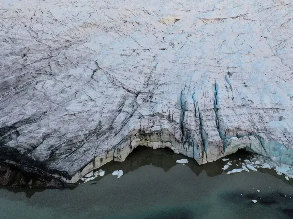 Studi: Gletser di Greenland Mencair 100 Kali Lebih Cepat dari Perkiraan