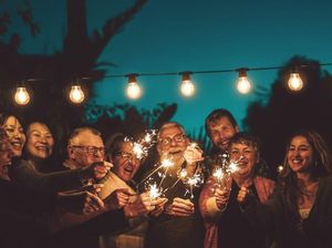 Apa itu Auld Lang Syne dan Mengapa Identik dengan Malam Tahun Baru? Apa itu Auld Lang Syne dan Mengapa Identik dengan Malam Tahun Baru?