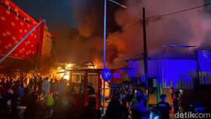Potret Pasar Sentral Makassar: Kios-kios Dilalap Si Jago Merah