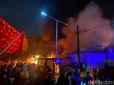Potret Pasar Sentral Makassar: Kios-kios Dilalap Si Jago Merah