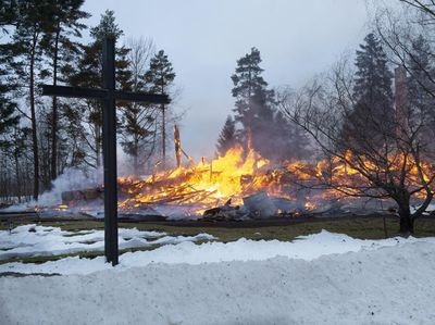 Gereja Kayu Kuno di Finlandia Terbakar