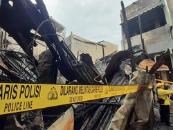 Lokasi Kebakaran di Mampang Prapatan Jaksel Dipasangi Garis Polisi