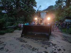 Petugas Hentikan Sementara Pencarian 5 Korban Longsor di Cenrana karena Cuaca