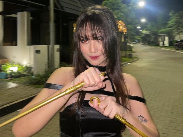 5 Artis Cosplay Yor Forger, Siapa Jagoan Kamu?