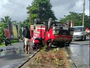 Pemkab Minut Beri Santunan Petugas Damkar yang Tewas gegara Mobil Terbalik Pemkab Minut Beri Santunan Petugas Damkar yang Tewas gegara Mobil Terbalik