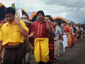 Kemeriahan Parade Budaya Lovely December 2022 di Tana Toraja
