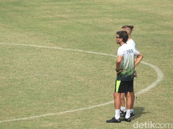 Teka-teki Pemain Incaran Luis Milla untuk Tambah Kekuatan Persib