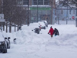 AS Dilanda Badai Terburuk, 10 Turis Ini Hampir Mati Beku di Mobil