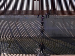 El Paso Texas Alami Lonjakan Migran, Capai 2.000 Orang Per Hari