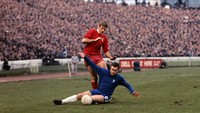 2. Roger Hunt mencetak 285 gol selama main untuk Liverpool periode 1958–1969. Foto: PA Images via Getty Images/PA Images