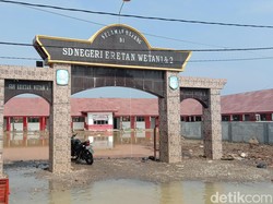Drainase Buruk Jadi Biang Kerok Belasan SD di Indramayu Kebanjiran
