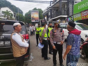 Sopir Innova yang Sebabkan 6 Pelajar Tergencet di Gresik Masih Diperiksa Sopir Innova yang Sebabkan 6 Pelajar Tergencet di Gresik Masih Diperiksa