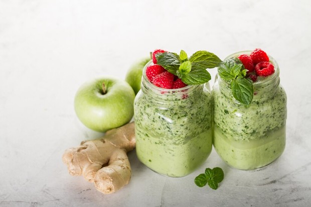 Smoothies campuran sayuran dengan bahan manis juga ganggu berat badan ideal/Foto:Freepik.com/Freepik Keliru dalam memilih bahan tambahan bisa membuat olahan sehat smoothies memicu kegemukan.
