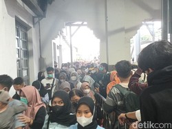 Libur Nataru, Penumpang KRL Jogja-Solo Penuh