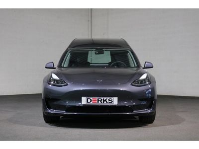 Wujud Mobil Jenazah Tanpa Knalpot dari Tesla Model 3