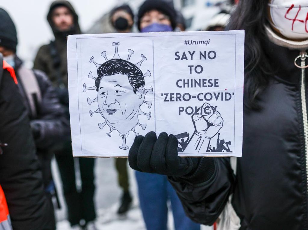 Ada Apa Xi Jinping? Warga China Teriak Tak Bisa Akses Obat COVID-19 Ada Apa Xi Jinping? Warga China Teriak Tak Bisa Akses Obat COVID-19
