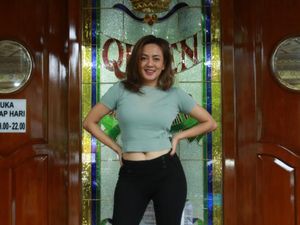 Yeyen Lidya dan Operasi Pertama di Wajahnya Yeyen Lidya dan Operasi Pertama di Wajahnya