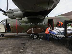 Antisipasi Cuaca Ekstrem, 30 Ton Garam Disemai dari Pesawat