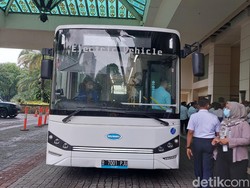 TransJakarta-Perum PPD Kerja Sama Pengadaan 26 Bus Listrik