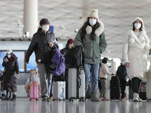 AS Pertimbangkan Aturan Baru COVID-19 untuk Pendatang dari China