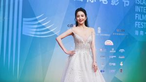 Bak Putri Disney, Tong Liya Tampil Memukau di Hainan