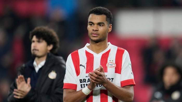 EINDHOVEN, BELANDA - 12 NOVEMBER: Cody Gakpo dari PSV semasa perlawanan Eredivisie Belanda antara PSV lwn AZ Alkmaar di Stadium Philips pada 12 November 2022 di Eindhoven Belanda (Foto oleh Photo Prestige/Soccrates/Getty Images)