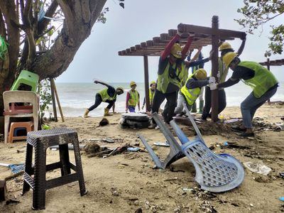 Cuaca Ekstrem Porak porandakan Daerah Pesisir Indonesia