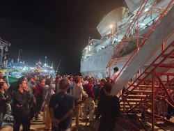 Alhamdulillah, Wisatawan Terjebak Cuaca di Karimunjawa Berhasil Dievakuasi