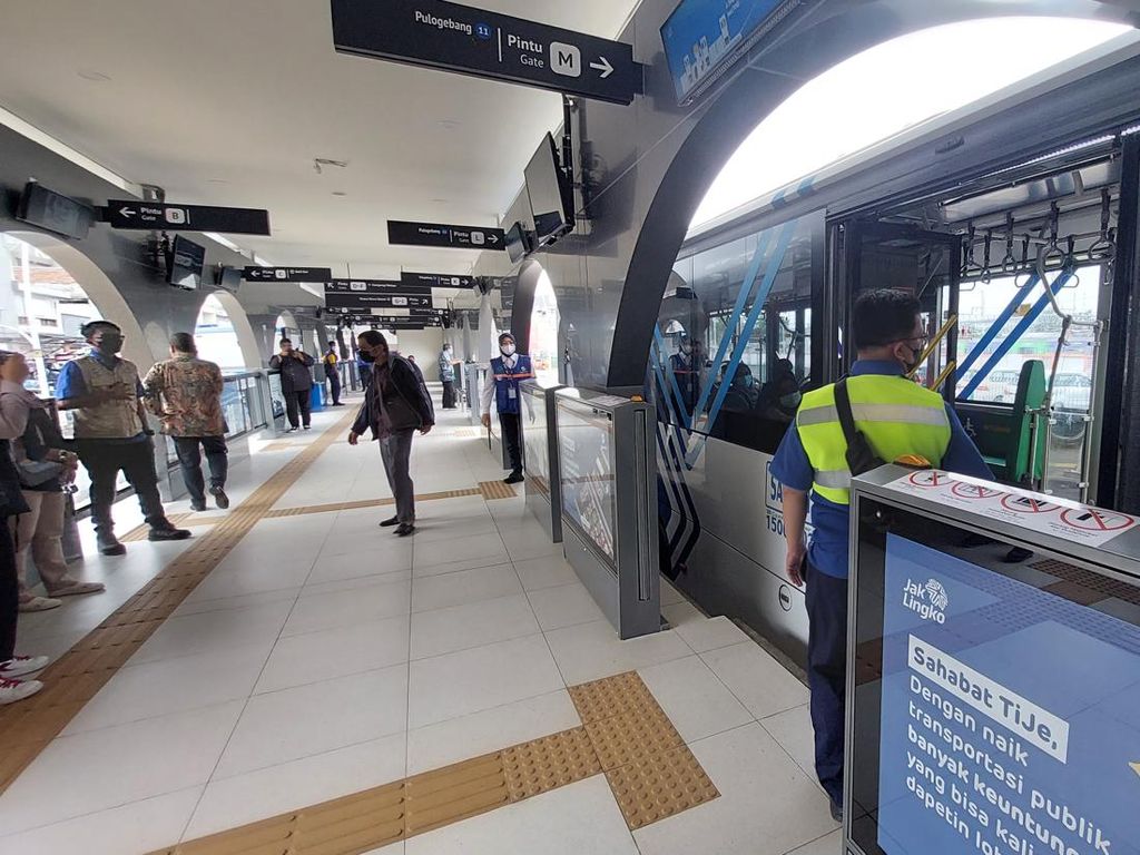 Revitalisasi Selesai, Halte TJ dan Stasiun Jatinegara Segera Terintegrasi Revitalisasi Selesai, Halte TJ dan Stasiun Jatinegara Segera Terintegrasi