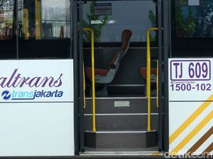 TransJakarta Mulai Terapkan QRIS Tap di 12 Rute Royaltrans TransJakarta Mulai Terapkan QRIS Tap di 12 Rute Royaltrans