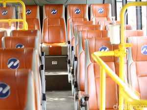 TransJakarta Batal Naikkan Tarif Royaltrans TransJakarta Batal Naikkan Tarif Royaltrans