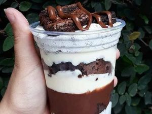 Ke Manado? Jangan Lupa Cobain Manisnya Brownies Cup dan Gabin Fla Ini