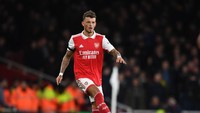 Kedua adalah Ben White dengan 12 kali main, total 998 menit (Getty Images)