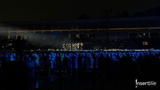 Konser Diguyur Hujan, SEVENTEEN: Mari Basah Bersama Konser Diguyur Hujan, SEVENTEEN: Mari Basah Bersama