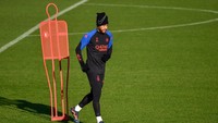Neymar sendiri harus puas mengakhiri Piala Dunia 2022 di babak perempat final setelah dikalahkan Kroasia.  
