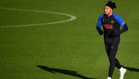Sedangkan Mbappe gagal meraih kembali trofi Piala Dunia 2022 setelah dikalahkan Messi Cs di final.  