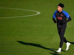Sedangkan Mbappe gagal meraih kembali trofi Piala Dunia 2022 setelah dikalahkan Messi Cs di final.  