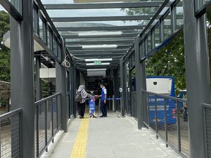 Mengintip Fasilitas Halte TransJ Ragunan Usai Direvitalisasi Mengintip Fasilitas Halte TransJ Ragunan Usai Direvitalisasi