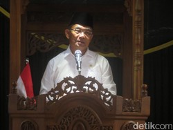 Menko PMK Muhadjir Banggakan Wig Purbalingga Dipakai Lady Gaga