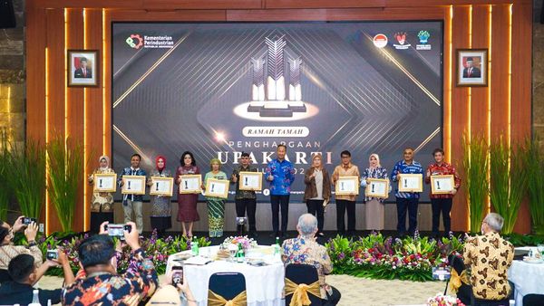 Menperin Agus Gumiwang Hadiri Penghargaan Upakarti 2022